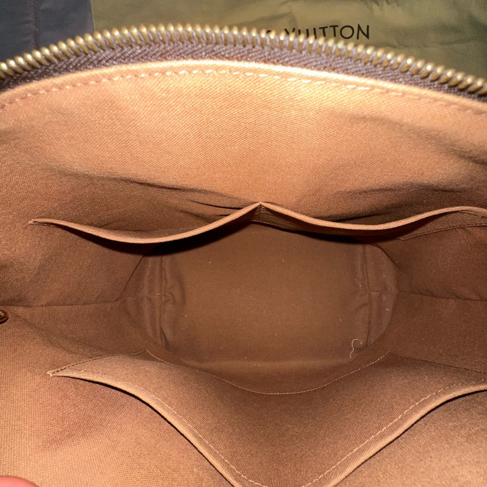Louis Vuitton Totally MM - Picture 7 of 16